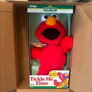 Sesame Street Tickle Me Elmo Plush - Red